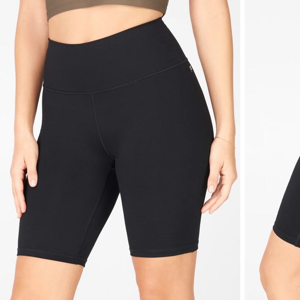 NWT Fabletics High-Waisted 9'' Short